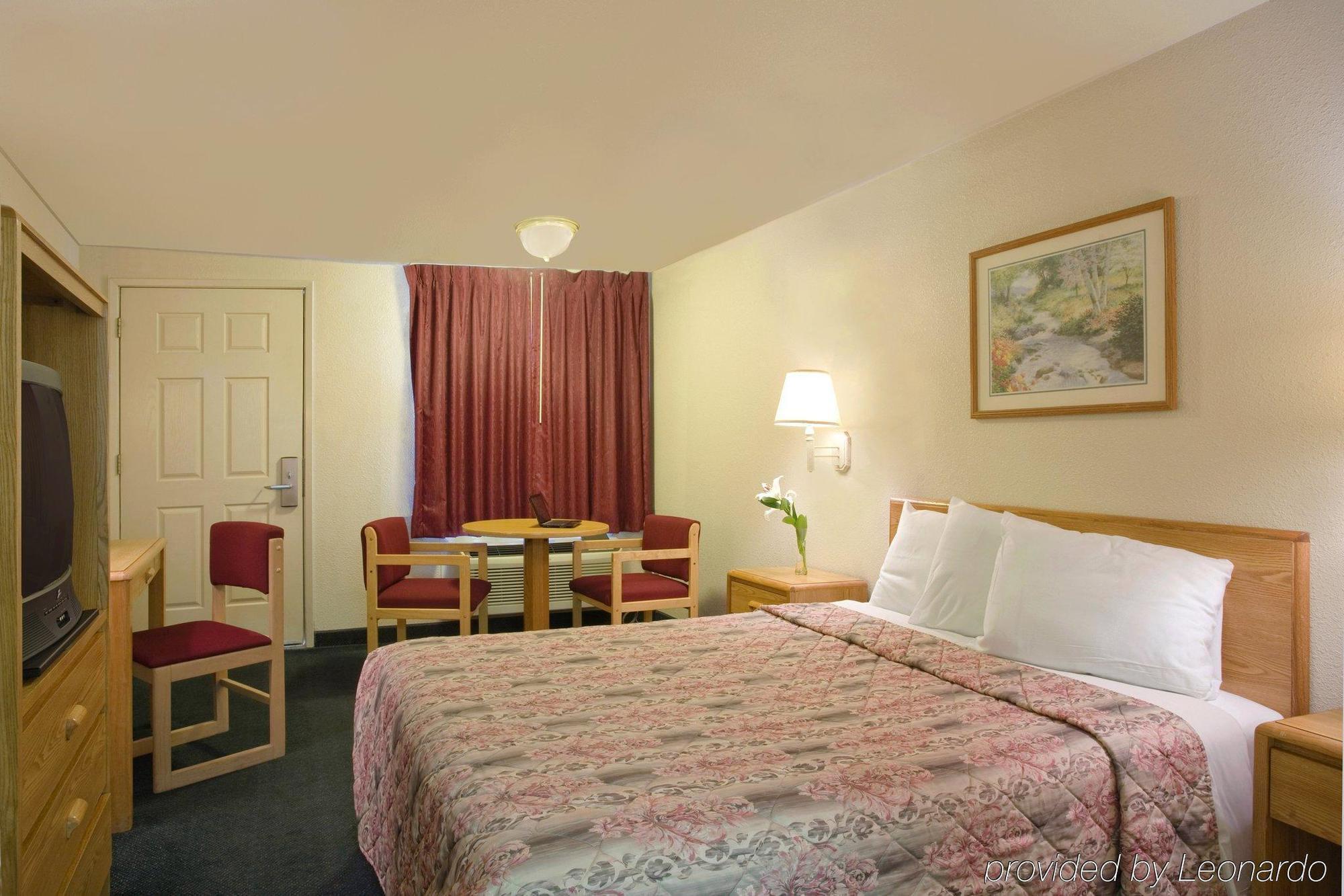 Turlock Inn 2*